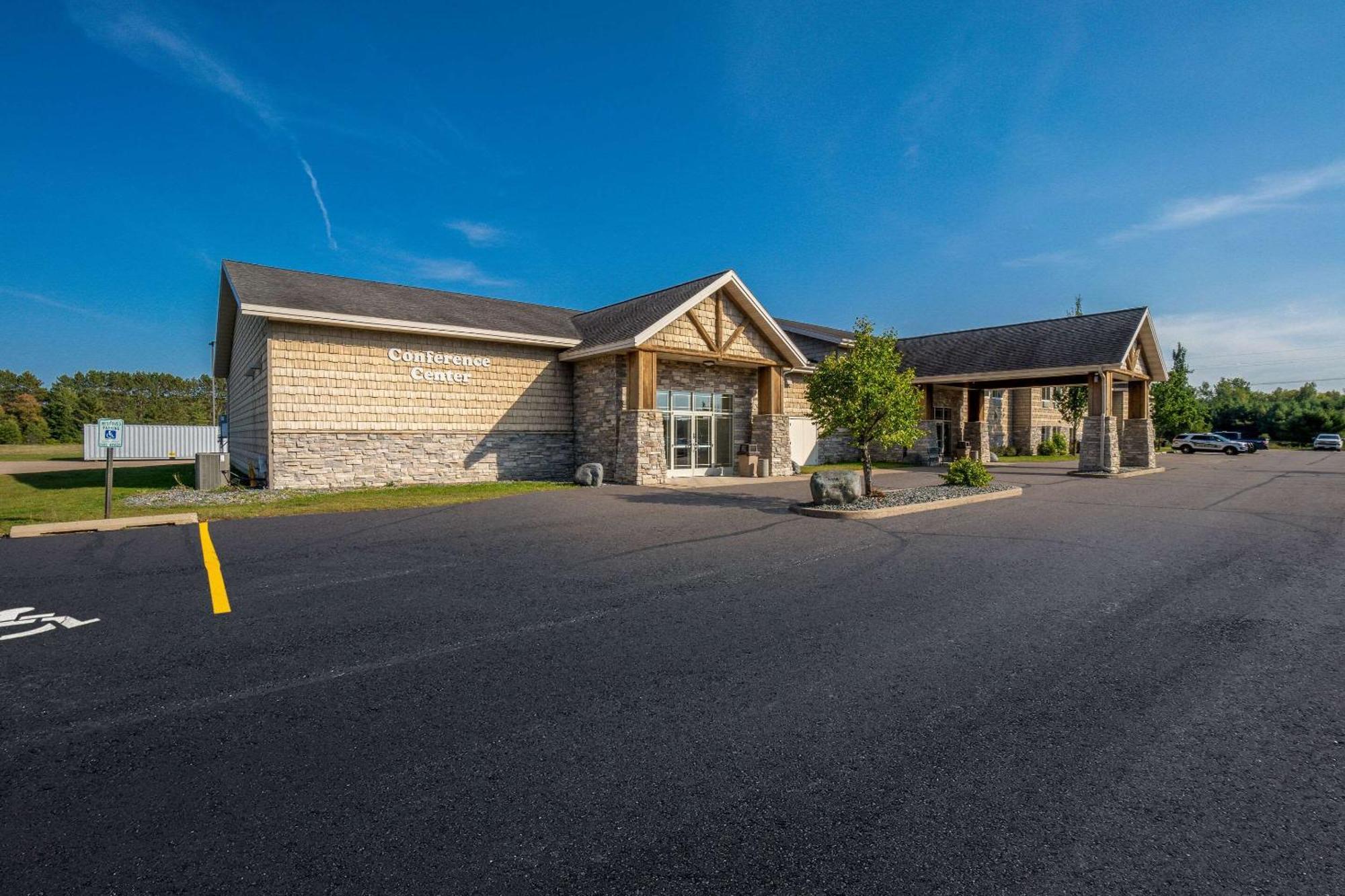 Rodeway Inn & Suites Tomahawk Exterior foto