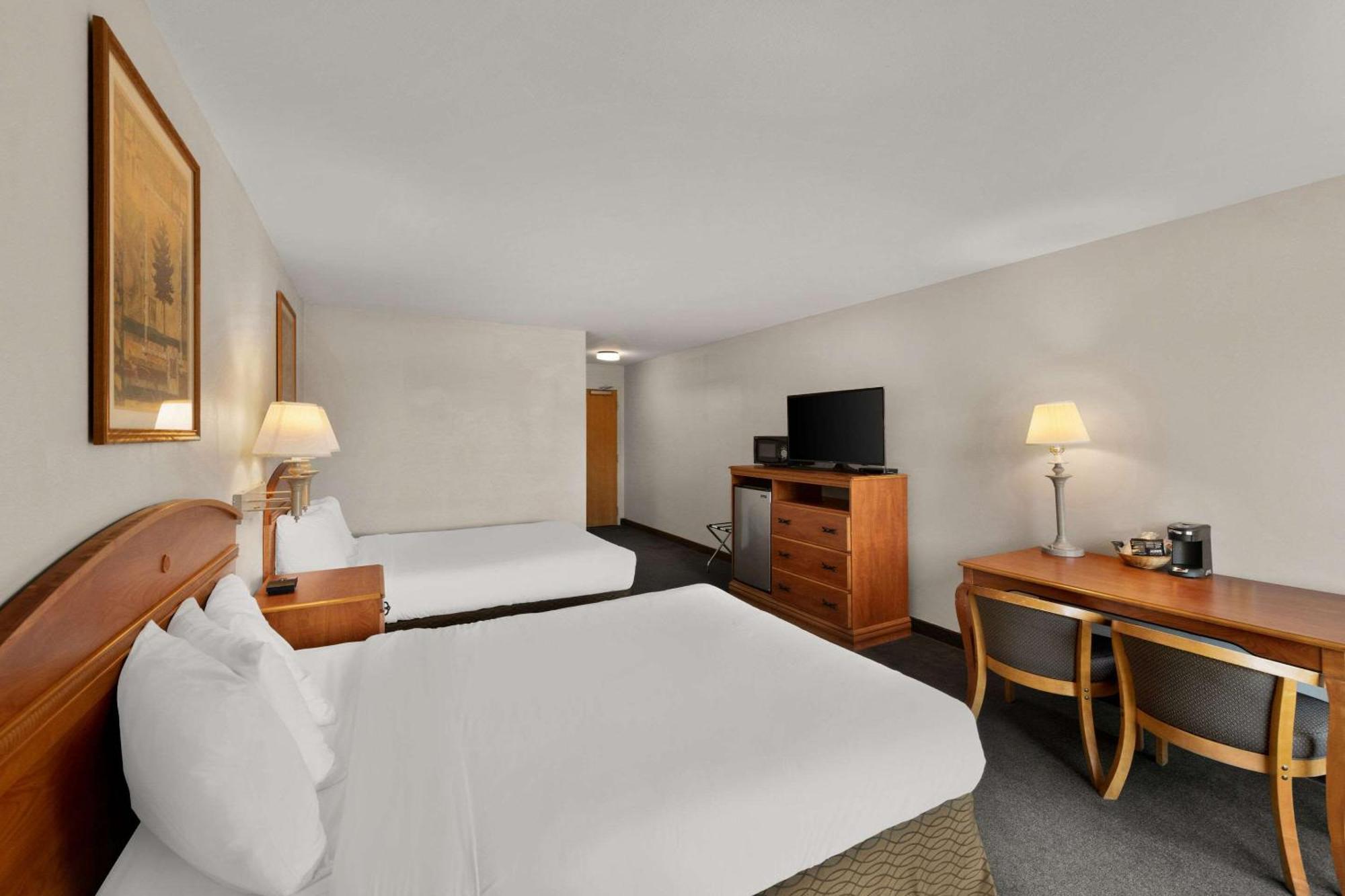Rodeway Inn & Suites Tomahawk Exterior foto