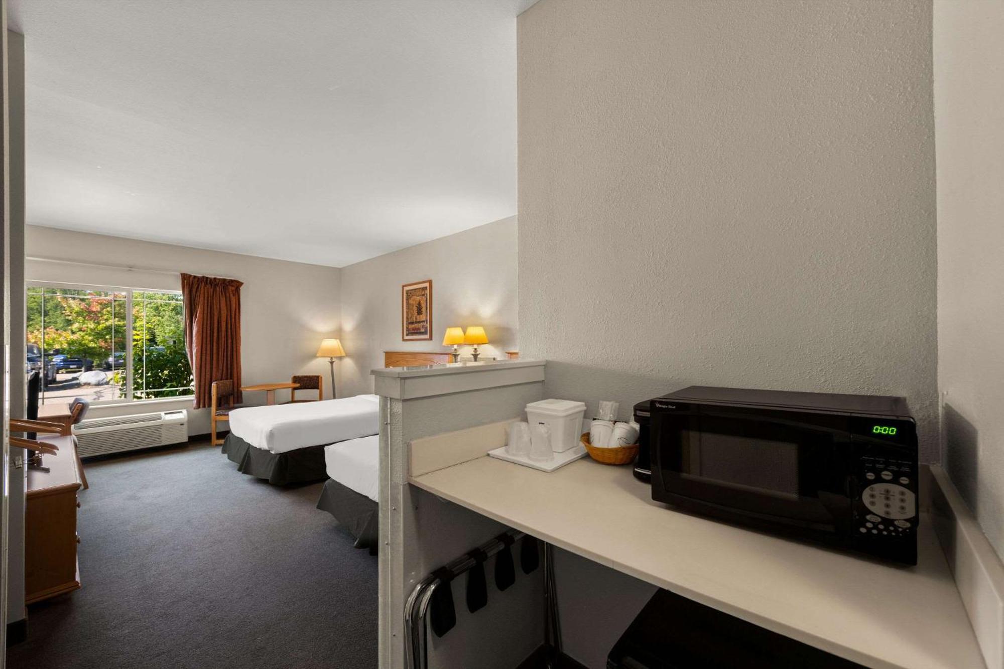 Rodeway Inn & Suites Tomahawk Exterior foto