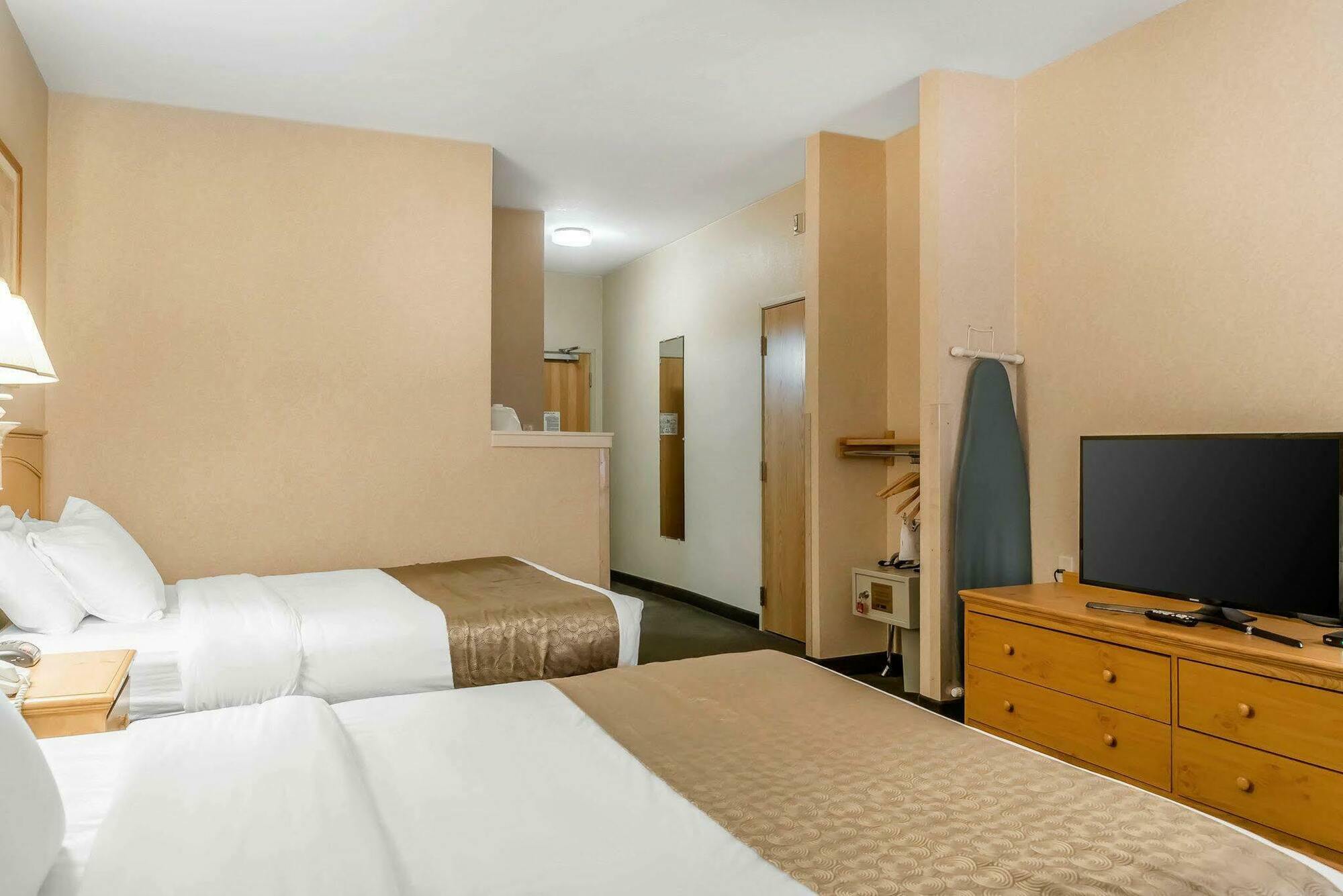 Rodeway Inn & Suites Tomahawk Exterior foto