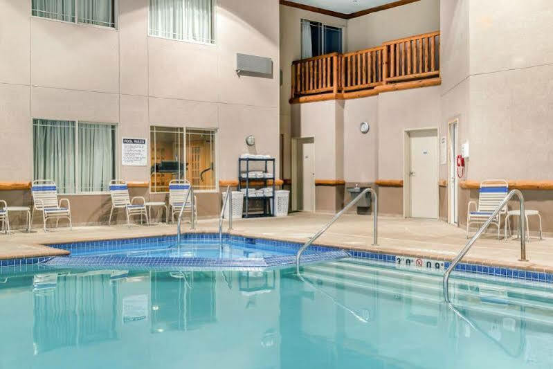 Rodeway Inn & Suites Tomahawk Exterior foto